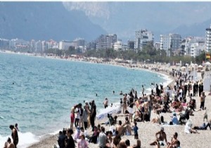 Antalya Sahillerinde Bayram Younluu